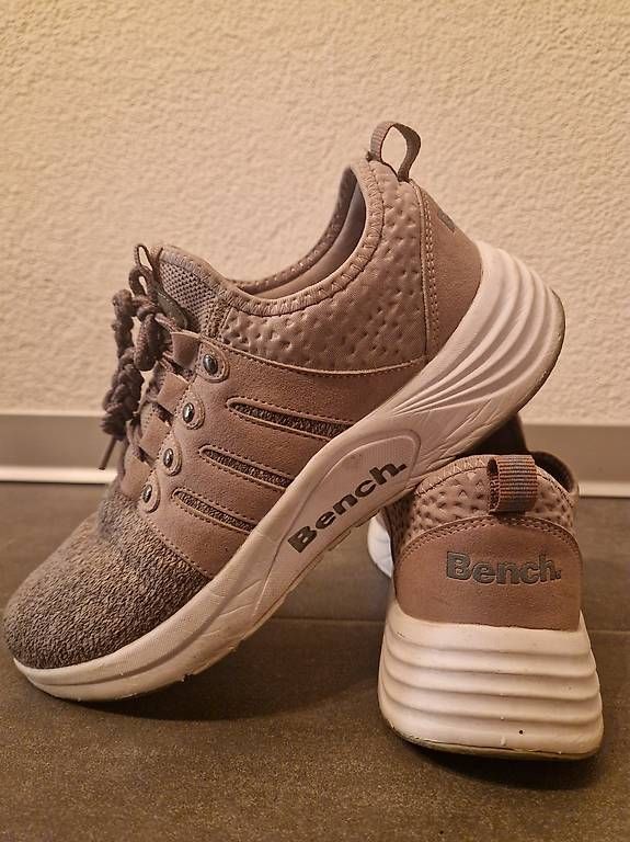 Bench Scarpe da donna: Bench, Damen Schuhe, Sneaker, Gr. 38 – Usato da Dübendorf venduto da Olenaaa 1