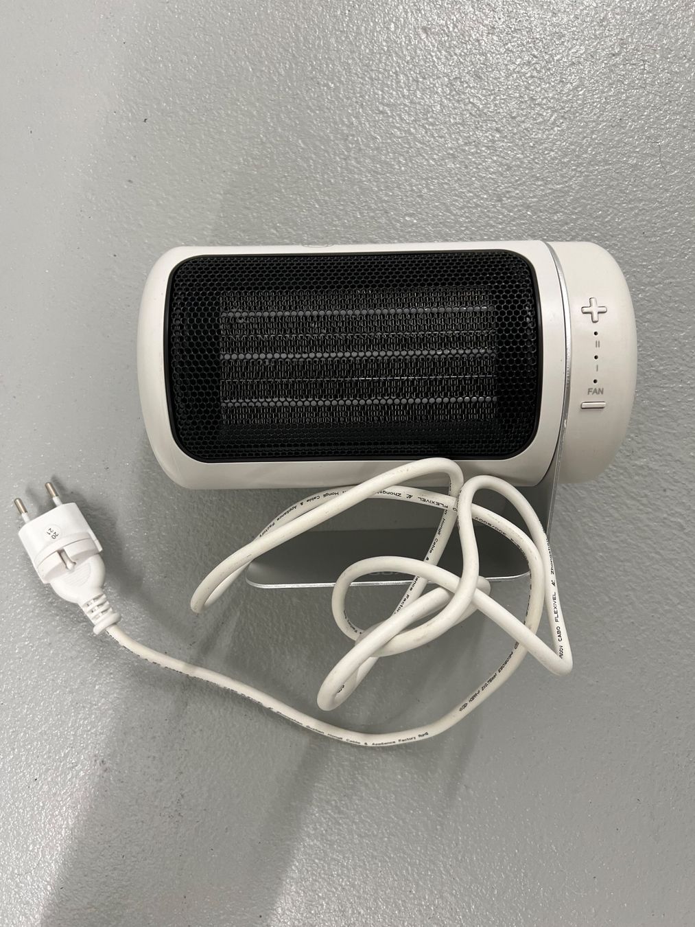 Radiatori: Mini/Baby Heater – Usato da Uitikon Waldegg venduto da sel_rs2d