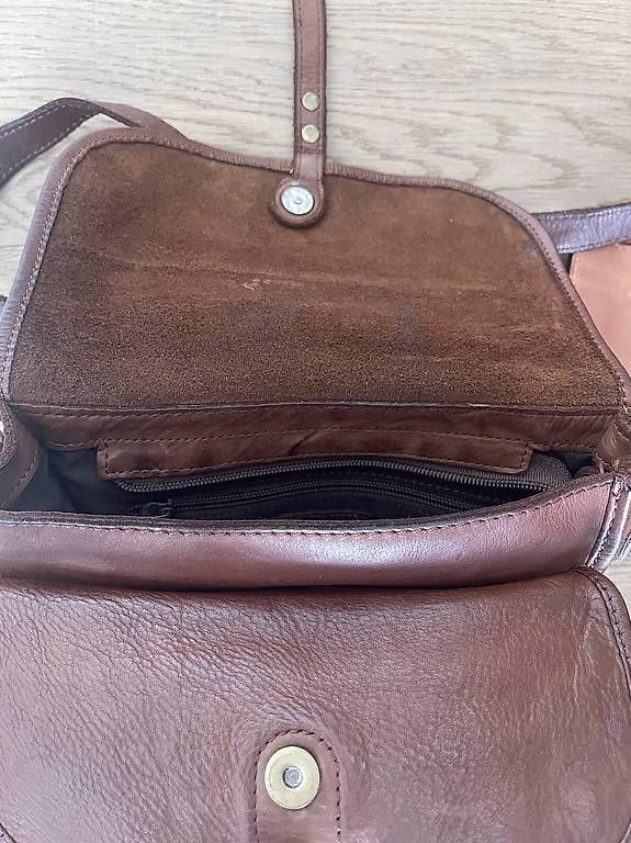 Taschen für Damen: NEU EVITY Ledertasche & Portemonnaie – Gebraucht aus Thalwil von Suleigl 3