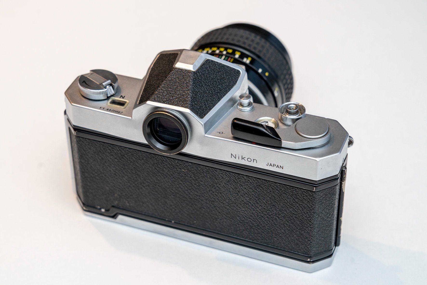 Nikkormat Kamera: Nikkormat + Nikkor 105mm 1:2.5 – Gebraucht aus Grandvaux von RGKeller 6