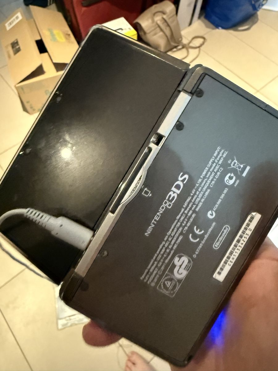 Nintendo Spiele: Nintendo 3DS mit Kabel und Game – Gebraucht aus Wabern von MLPYAQ1027 1