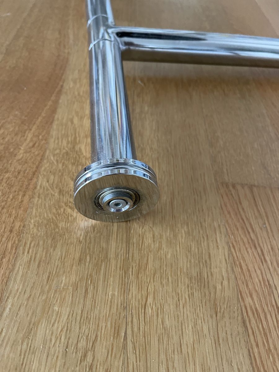 Tavoli: Runder Tisch Glasplatte schwarz Metallfuss – Usato da Scherzingen venduto da BenLesch 5