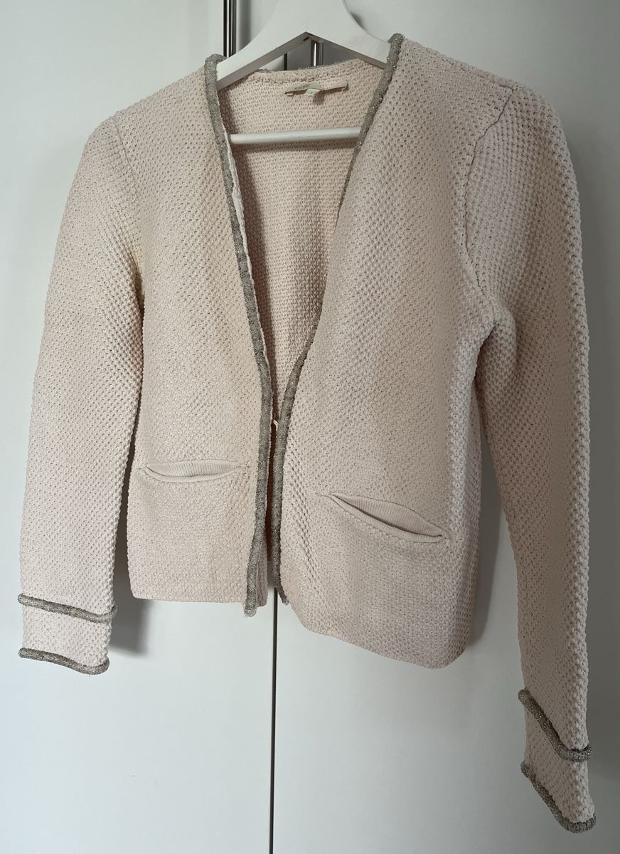 Maje Giacche: MAJE Strickjacke Beige Gr. 1, Perlenbordüre – Usato da Pfäffikon SZ venduto da humming-bird