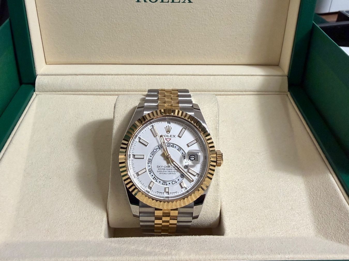 Rolex Orologi: Rolex Sky-Dweller Stahl/Gold – Usato da Seengen venduto da maxi005