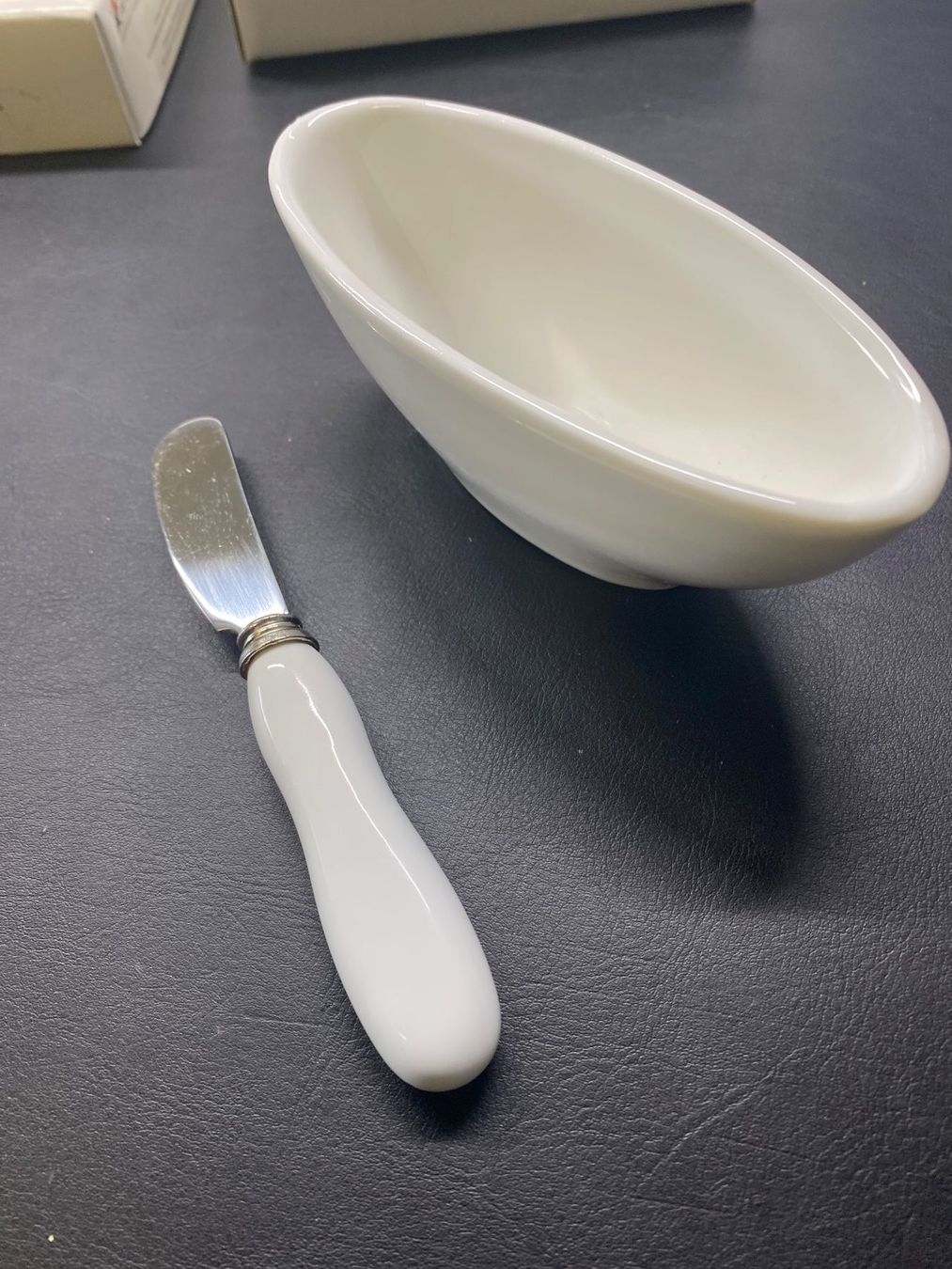 Altre Stoviglie: Ovale Paté / Butter- Schalen mit Messer - – Nuovo e nell'imballaggio originale da Abtwil SG venduto da steph61 3