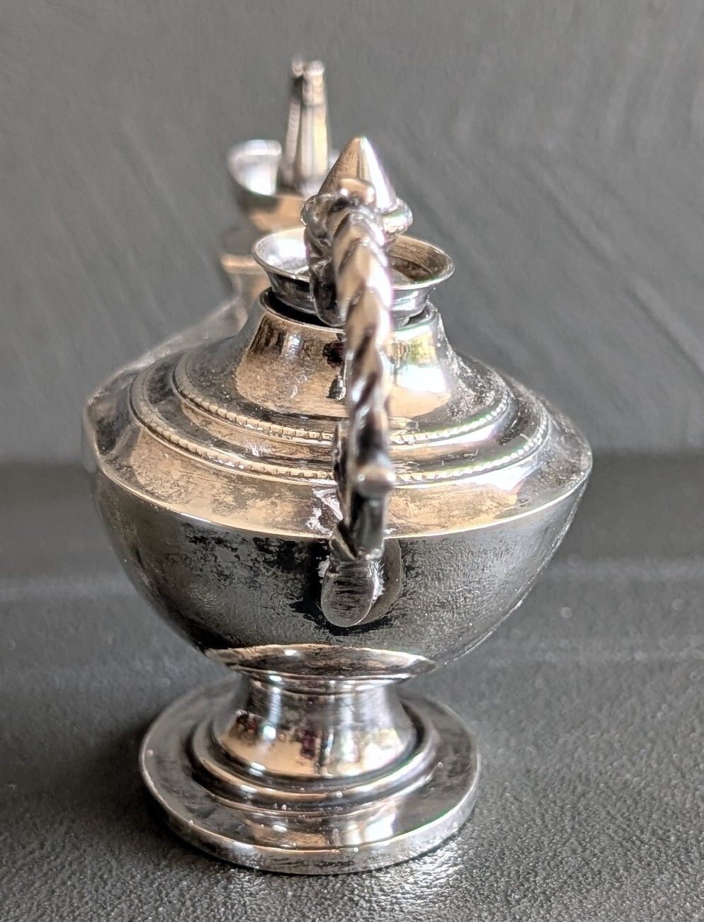 Tutte le decorazioni: Antike Silber Ölwunderlampe mit Drachengriff – Usato da Münsingen venduto da Rehtre 3