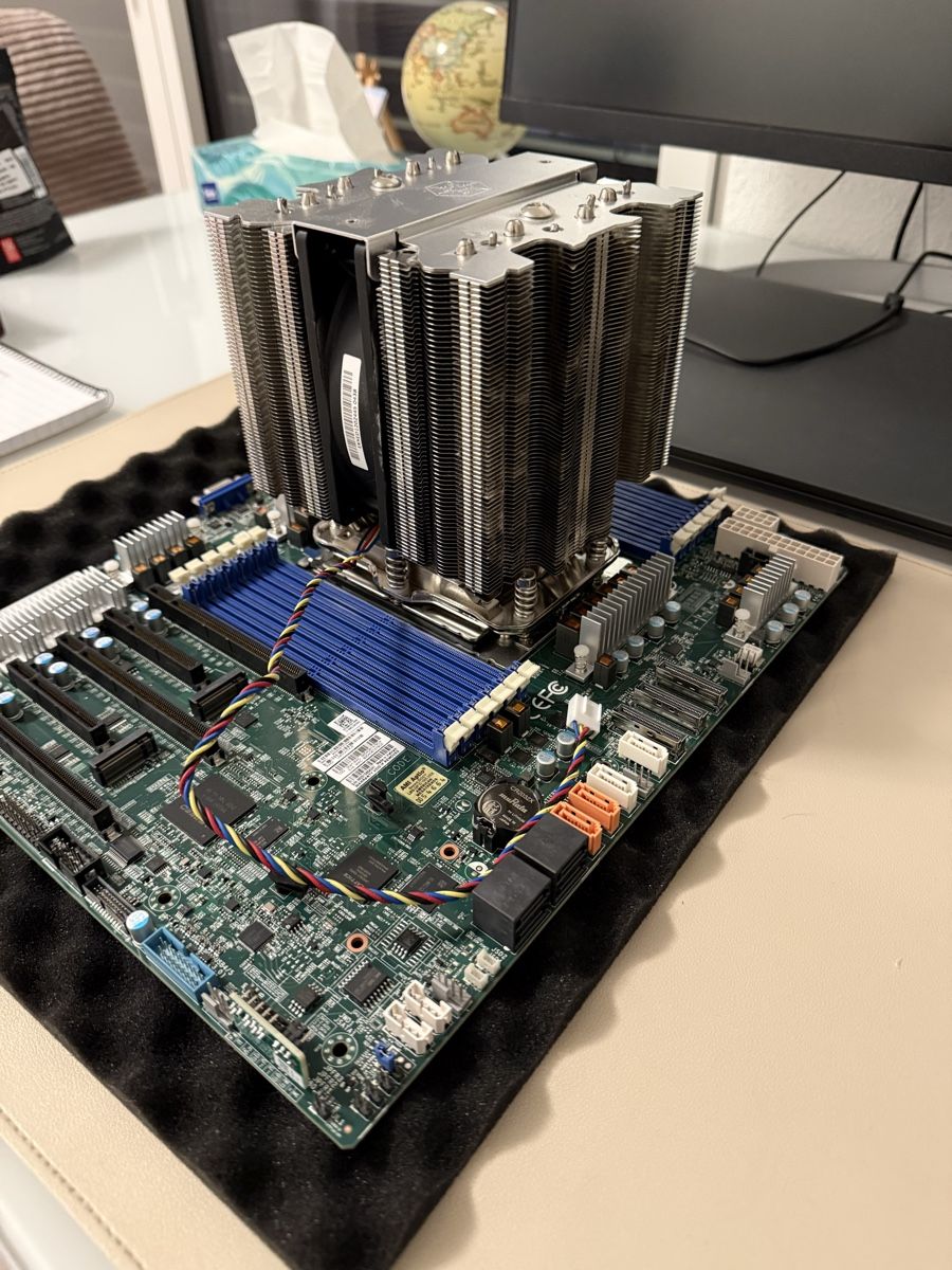 Amd PC: AMD EPYC 9275F System – Usato da Hirzel venduto da Neway_44
