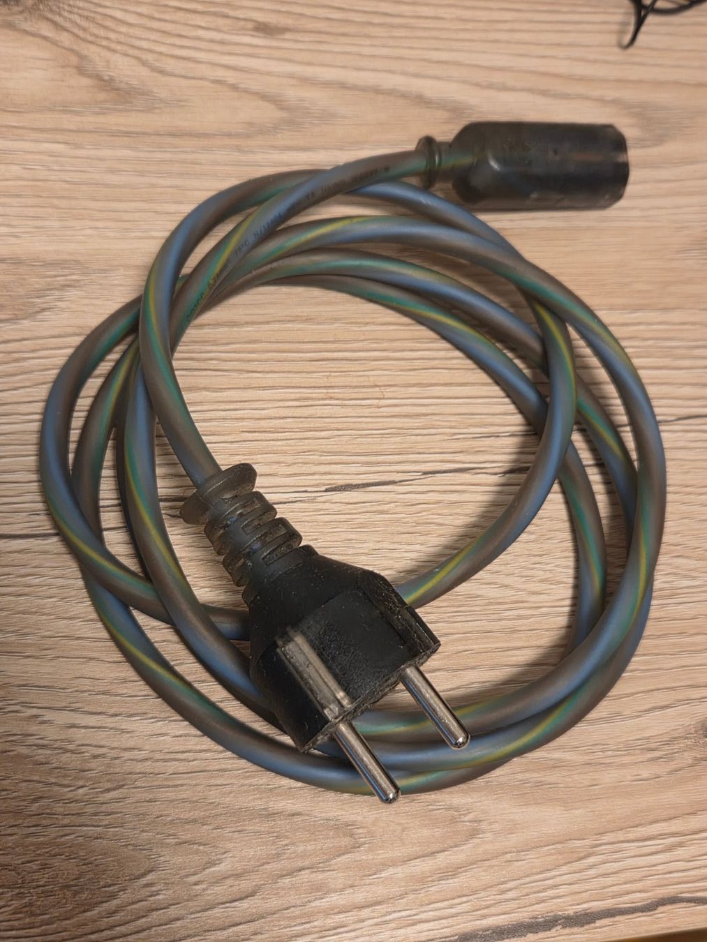 Apple Kabel: Apple iMac Stromkabel – Gebraucht aus Zürich von power-luca