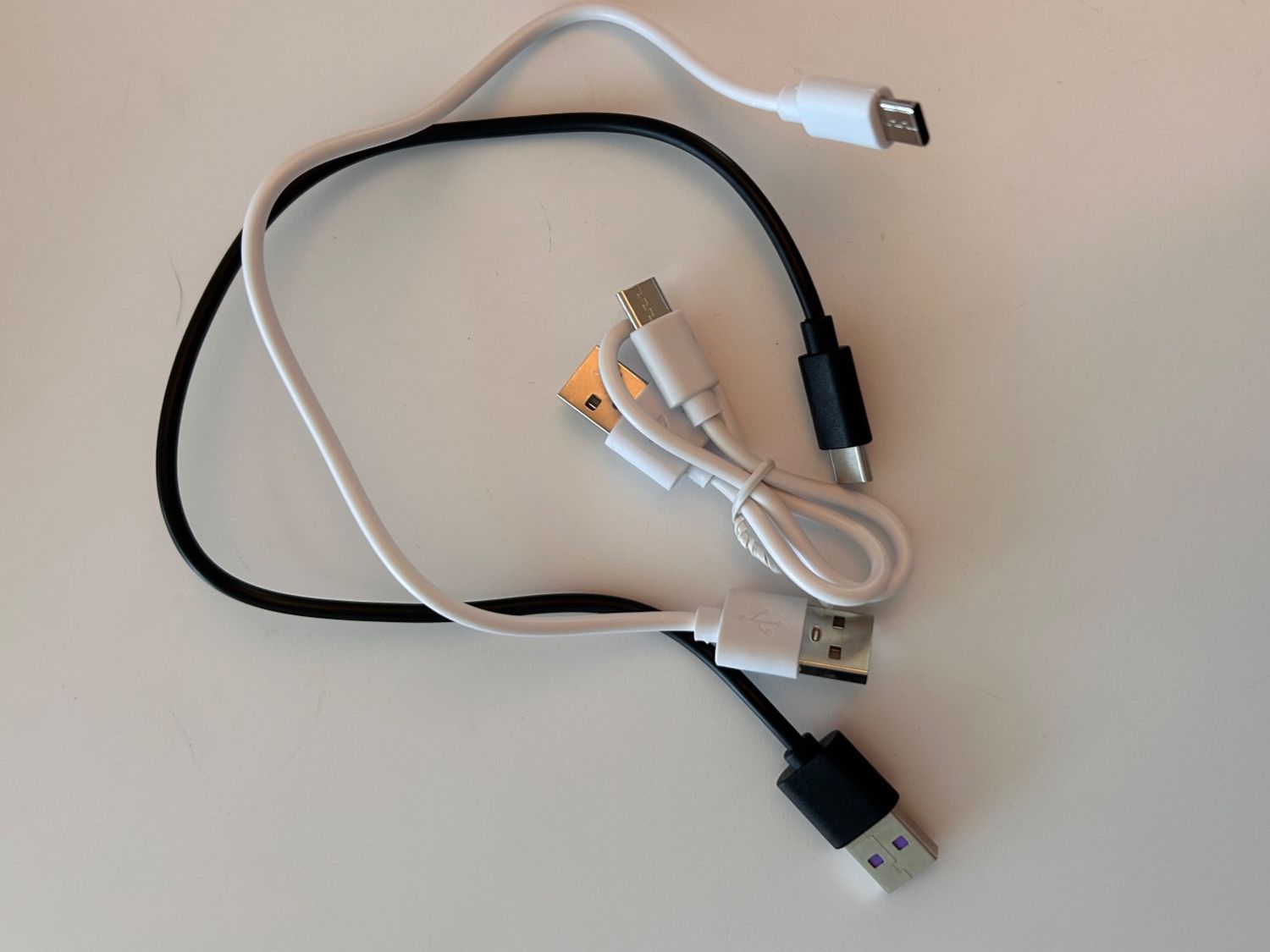 Cavi: 3x USB Kabel - USB-C NEU – Nuovo (secondo la descrizione) da Gossau ZH venduto da slushy17