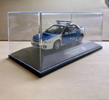 Modellauto Subaru Impreza Politsei 2002 in Vitrine