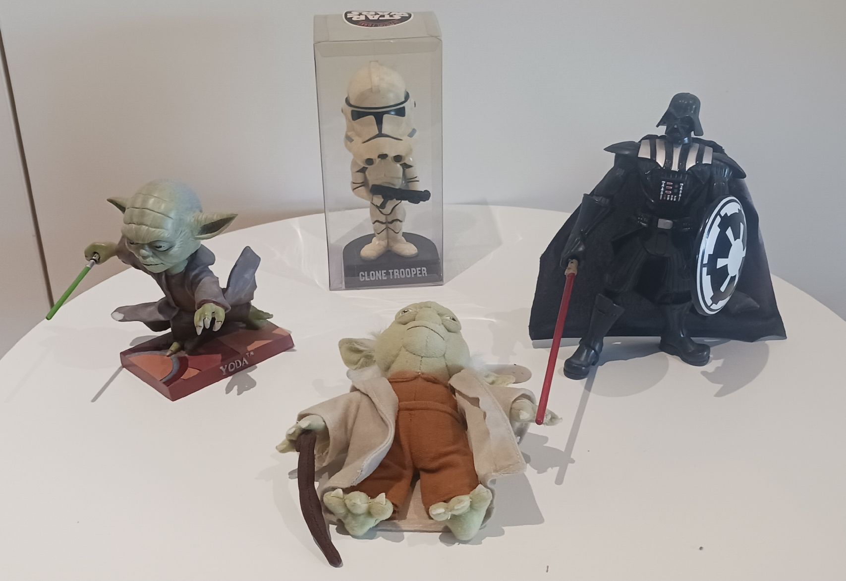 Star Wars Statuette: Star Wars Figuren Set: Yoda, Darth Vader, Clone Trooper! – Usato da Mettmenstetten venduto da jbo_kxx7