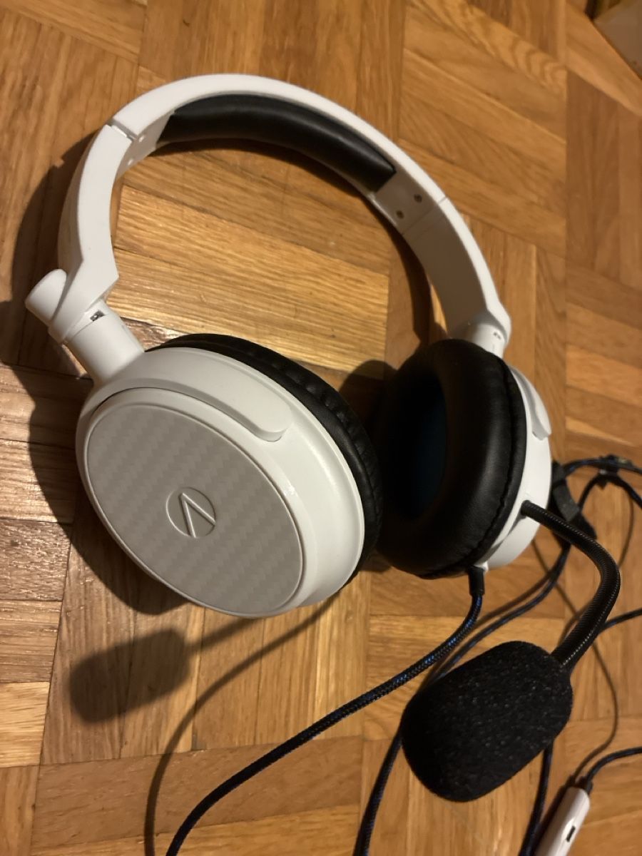 Kopfhörer: Casque audio blanc avec microphone occasion – Gebraucht aus Semsales von R.zz_llo7