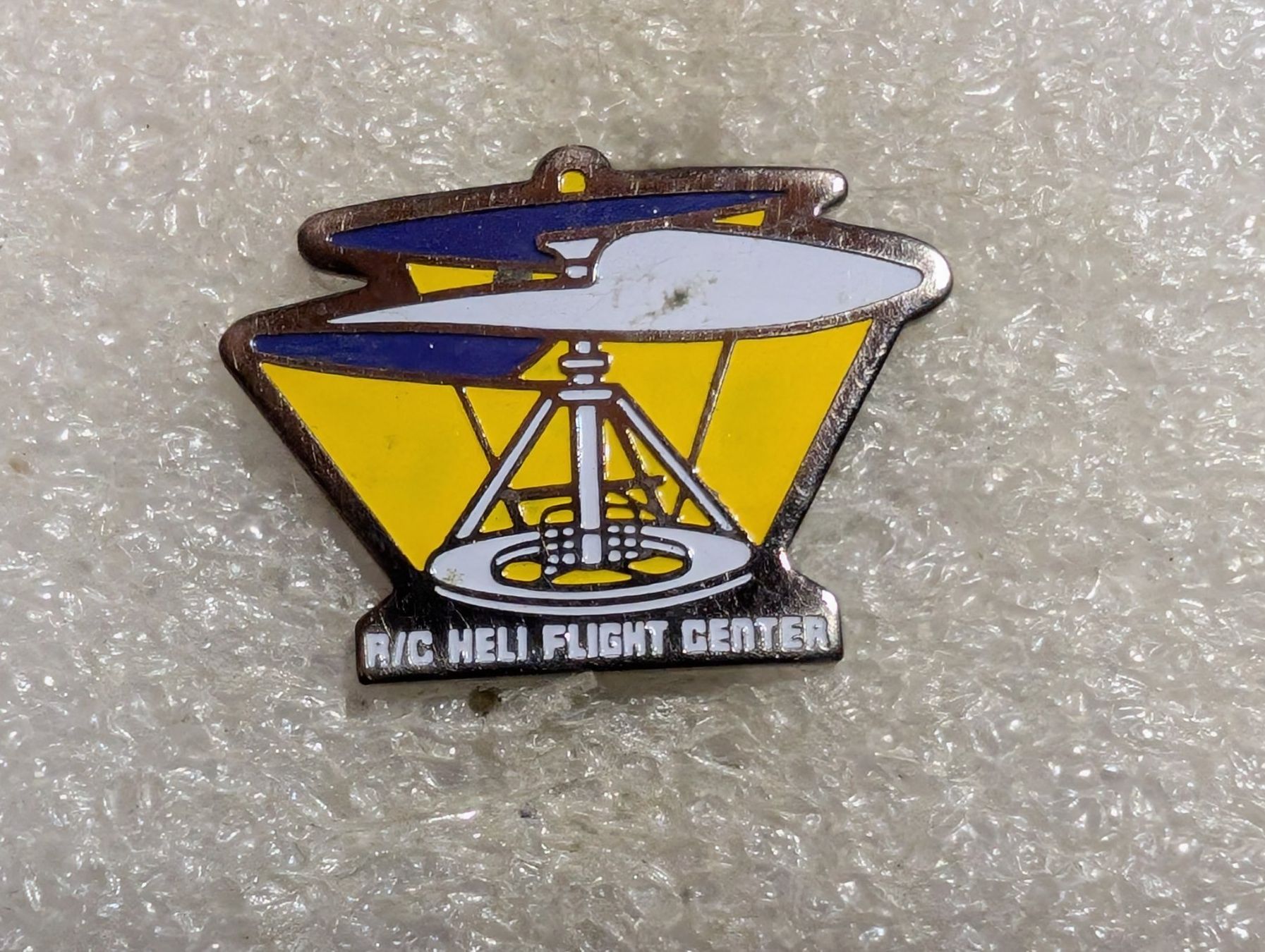 Plaketten & Abzeichen: Ansteckpin 242: RC Heli Flight Center – Gebraucht aus Oppligen von Pin-Fall-Shop