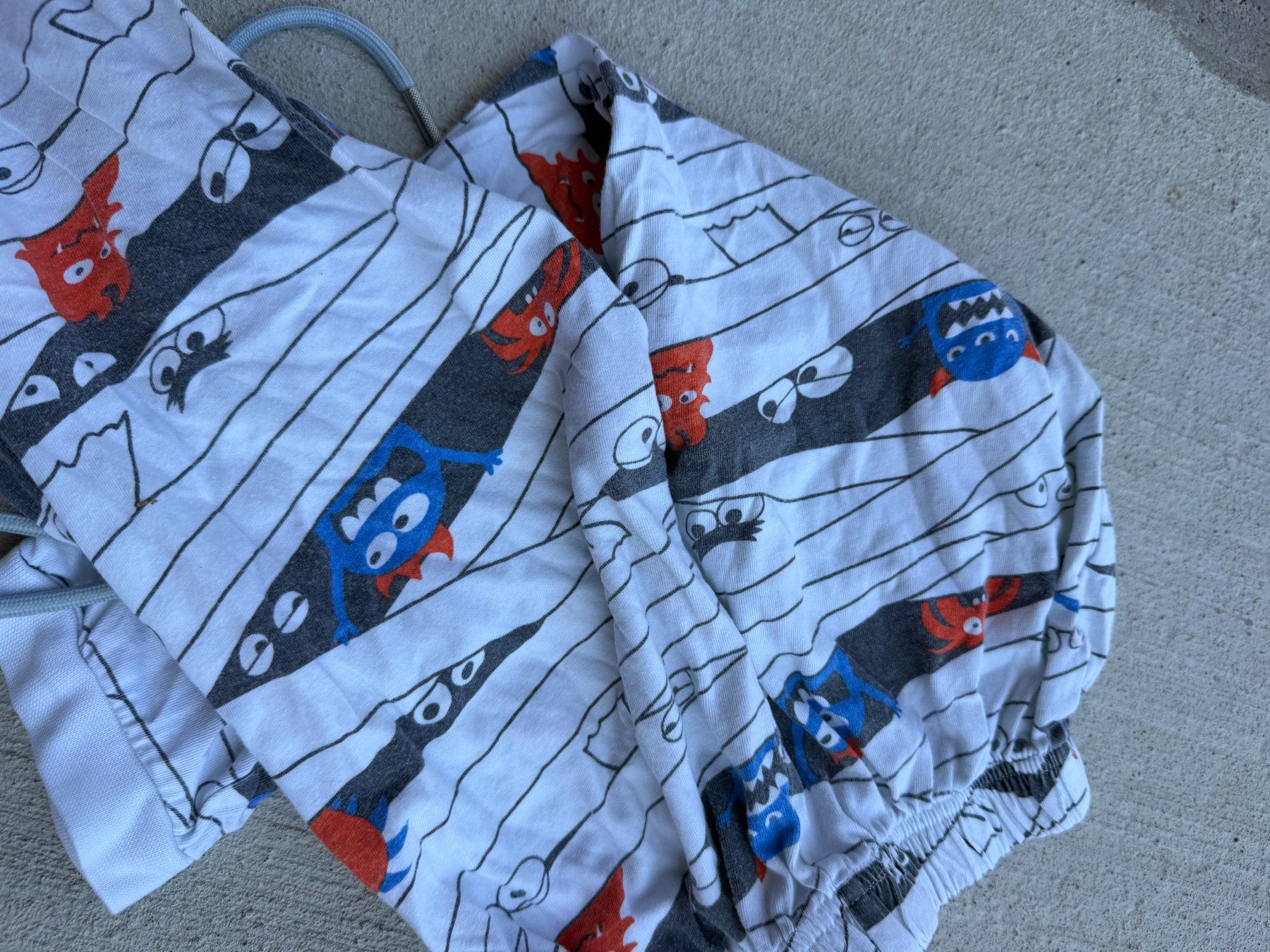 Pigiama & Simili: Kinder Pyjama PEBBLESTONE Grösse 104 – Usato da Riehen venduto da ann_76jw 8
