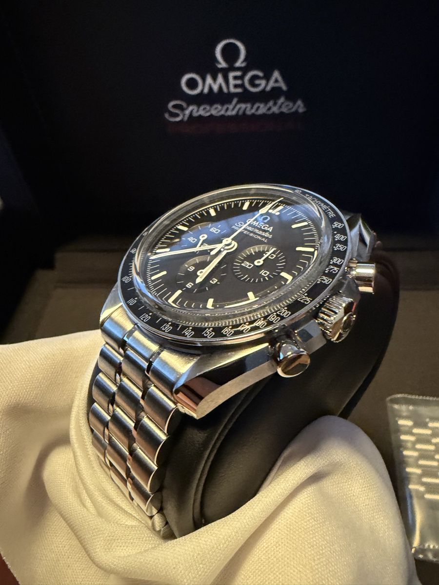 Omega Uhren: Omega Speedmaster Moonwatch, état neuf, 🇨🇭2024, garantie – Neu (gemäss Beschreibung) aus St-Gingolph von emergency_one