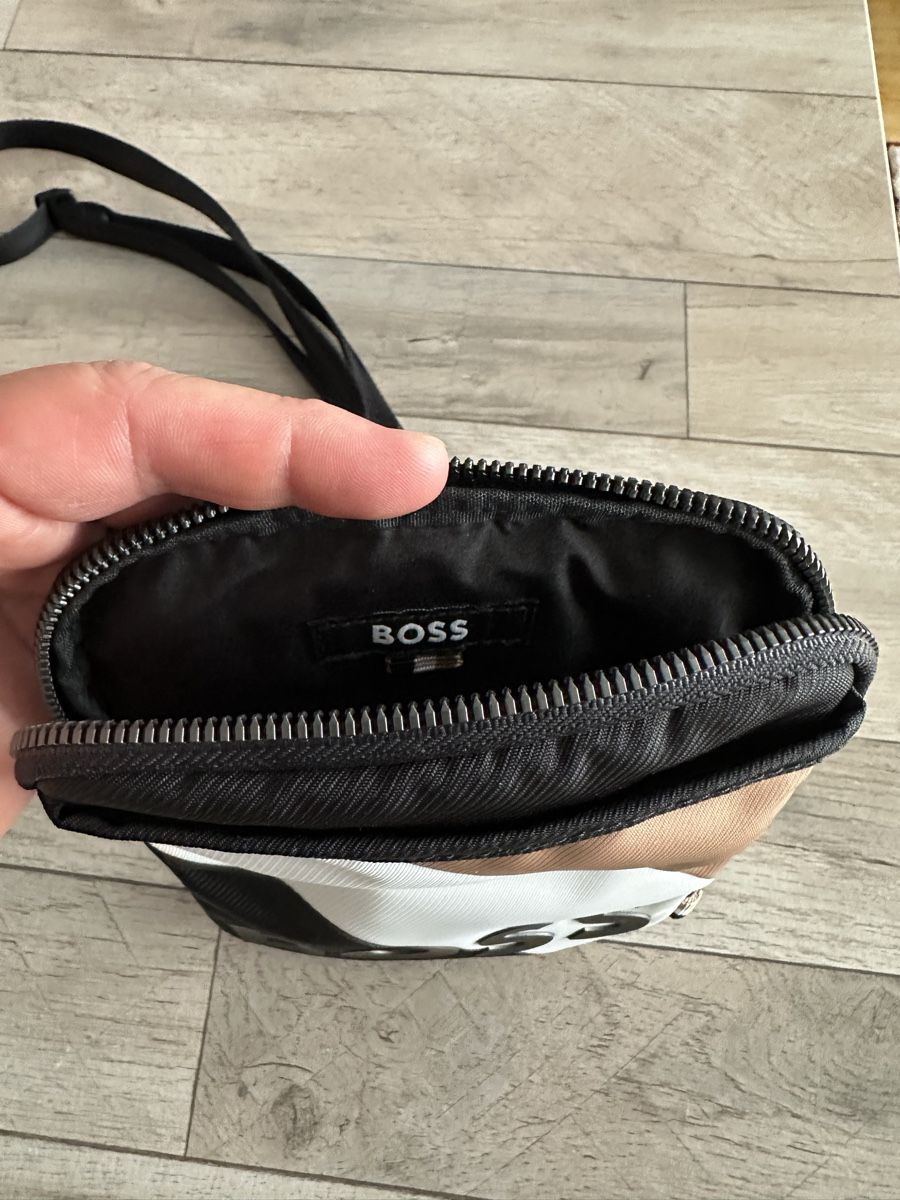 Hugo Boss Borse: Herren Kleine Tasche – Nuovo (secondo la descrizione) da Emmenbrücke venduto da Marktonline 2
