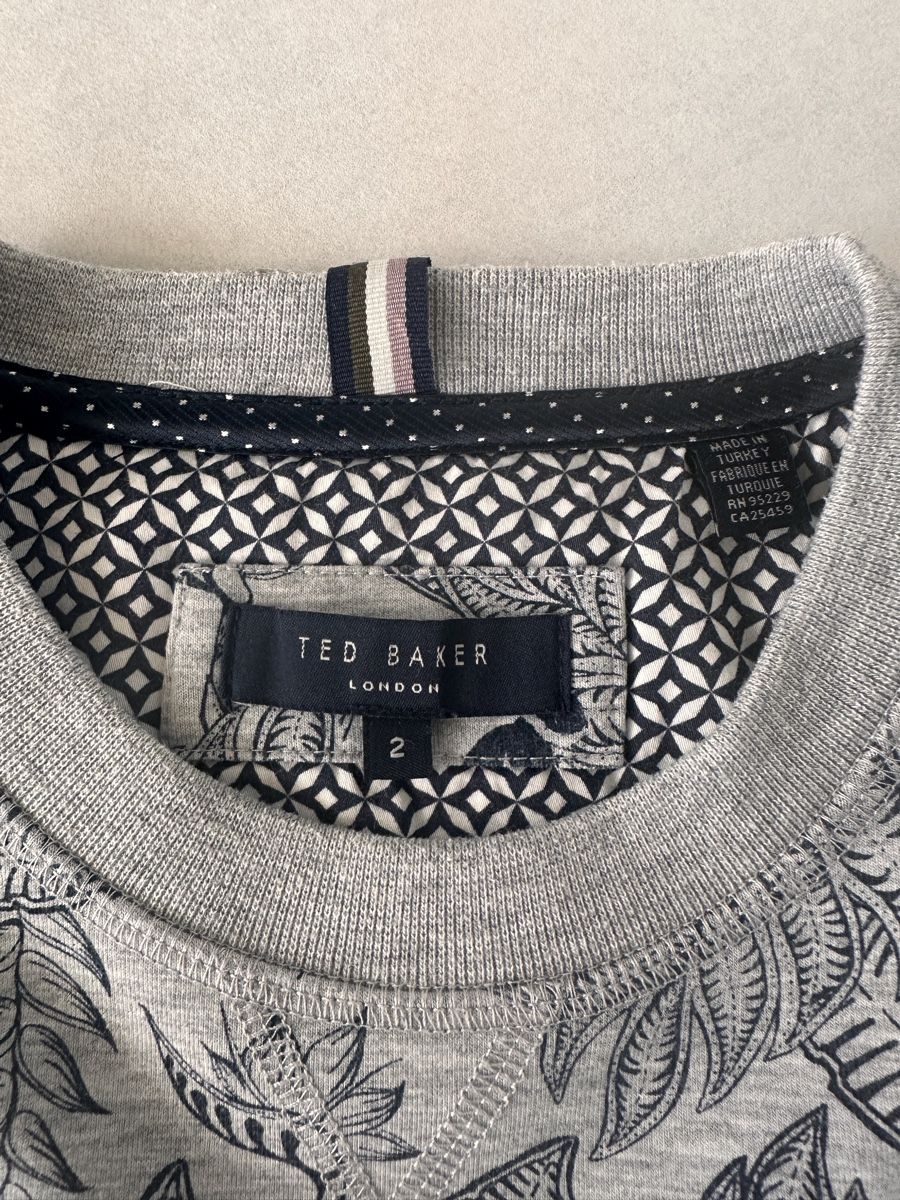Maglioni & Felpe: Ted Baker Pullover, ungetragen, Grösse M, Grau – Nuovo (secondo la descrizione) da Balzers venduto da Olivenblatt 2