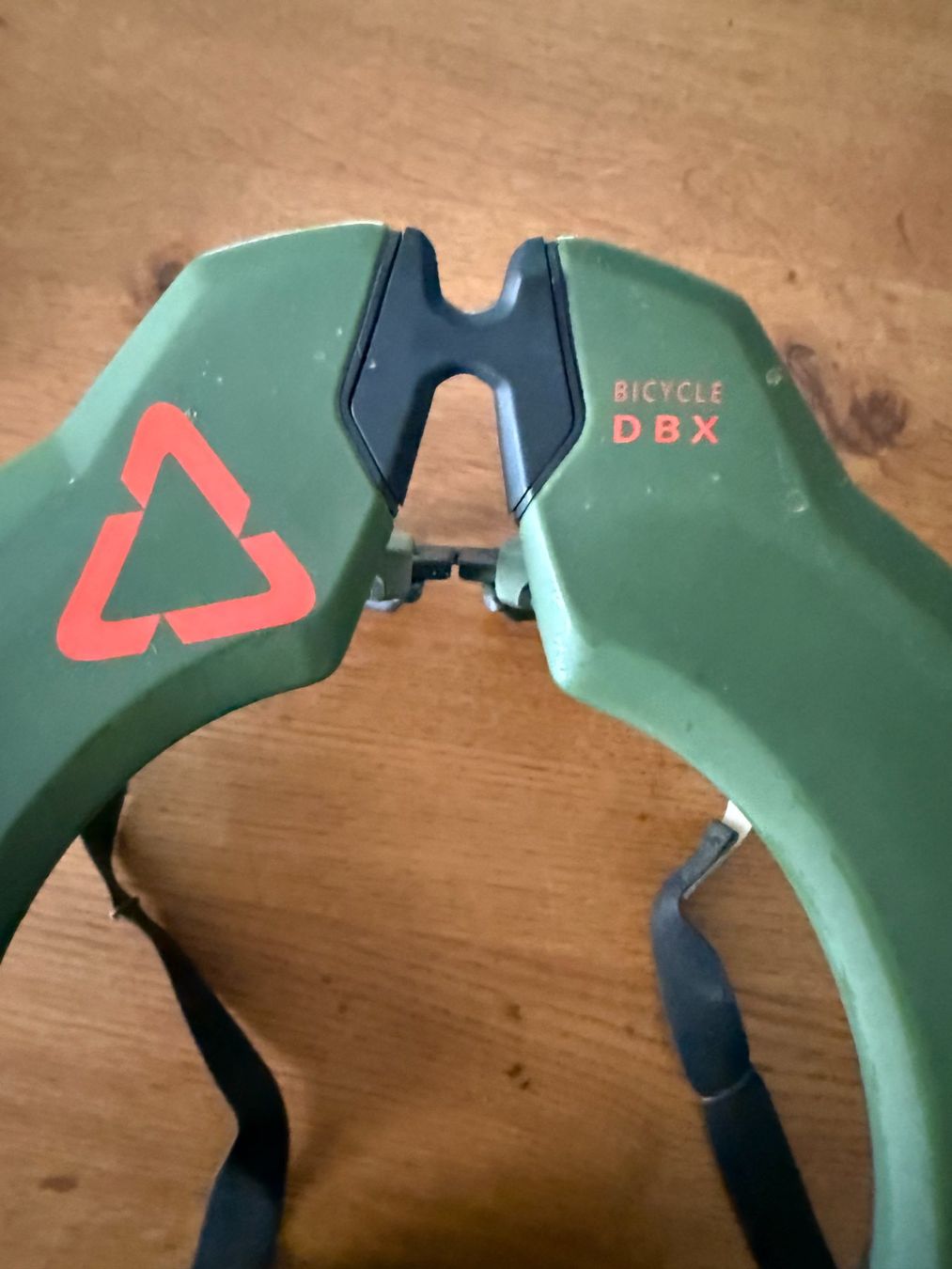 Leatt Protezioni & Imbottiture: LEATT Neck Brace DBX Grösse L/XL – Usato da Zürich venduto da bebe_braun 1