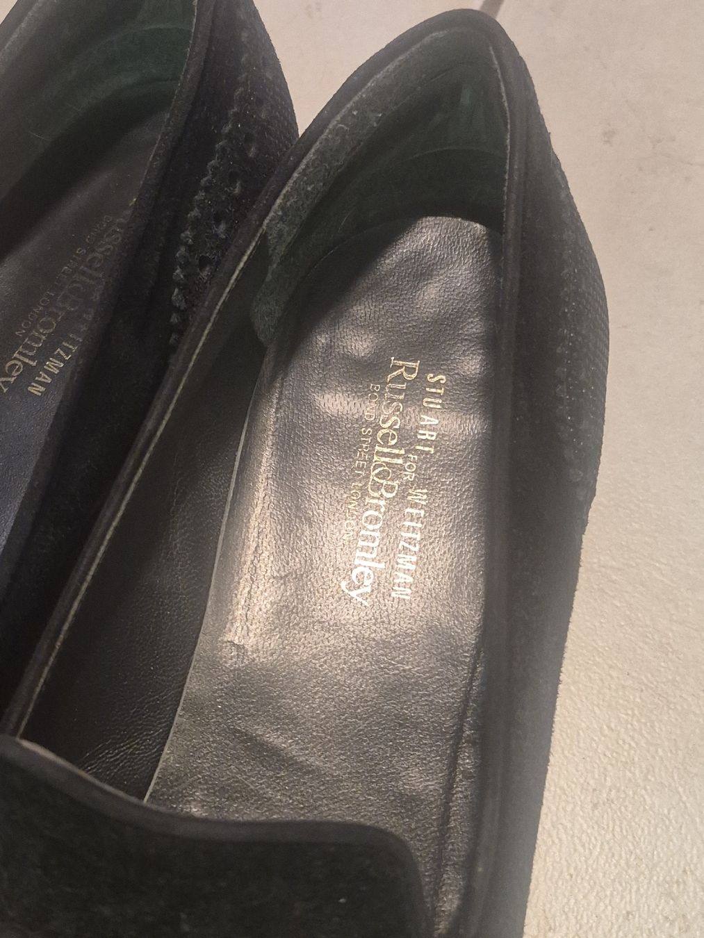 Stuart Weitzman Chaussures femmes: Stuart Weitzmann Loafers Wildleder Gr.40 – D'occasion à Frauenfeld par mel_2gqy 4