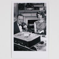 Postkarte James Bond 007 M & MISS MONEYPENNY