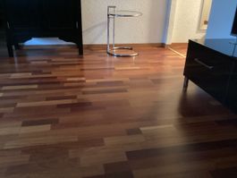 Höhe verstellbares Gestell/Tischli ohne Glas