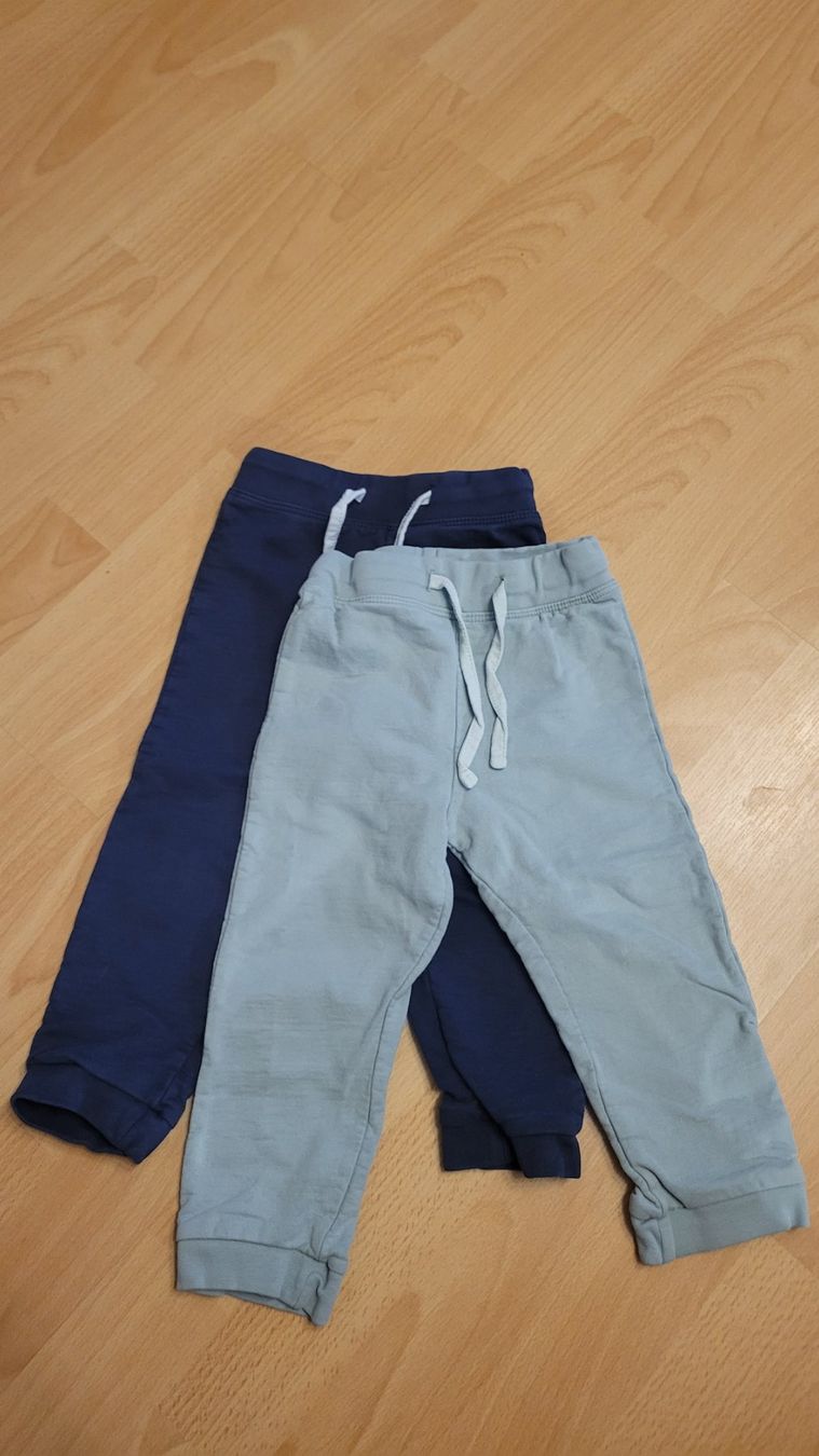 Pantaloni: 2 Trainerhosen Grösse 86/92 – Usato da Muri AG venduto da tabi4fun