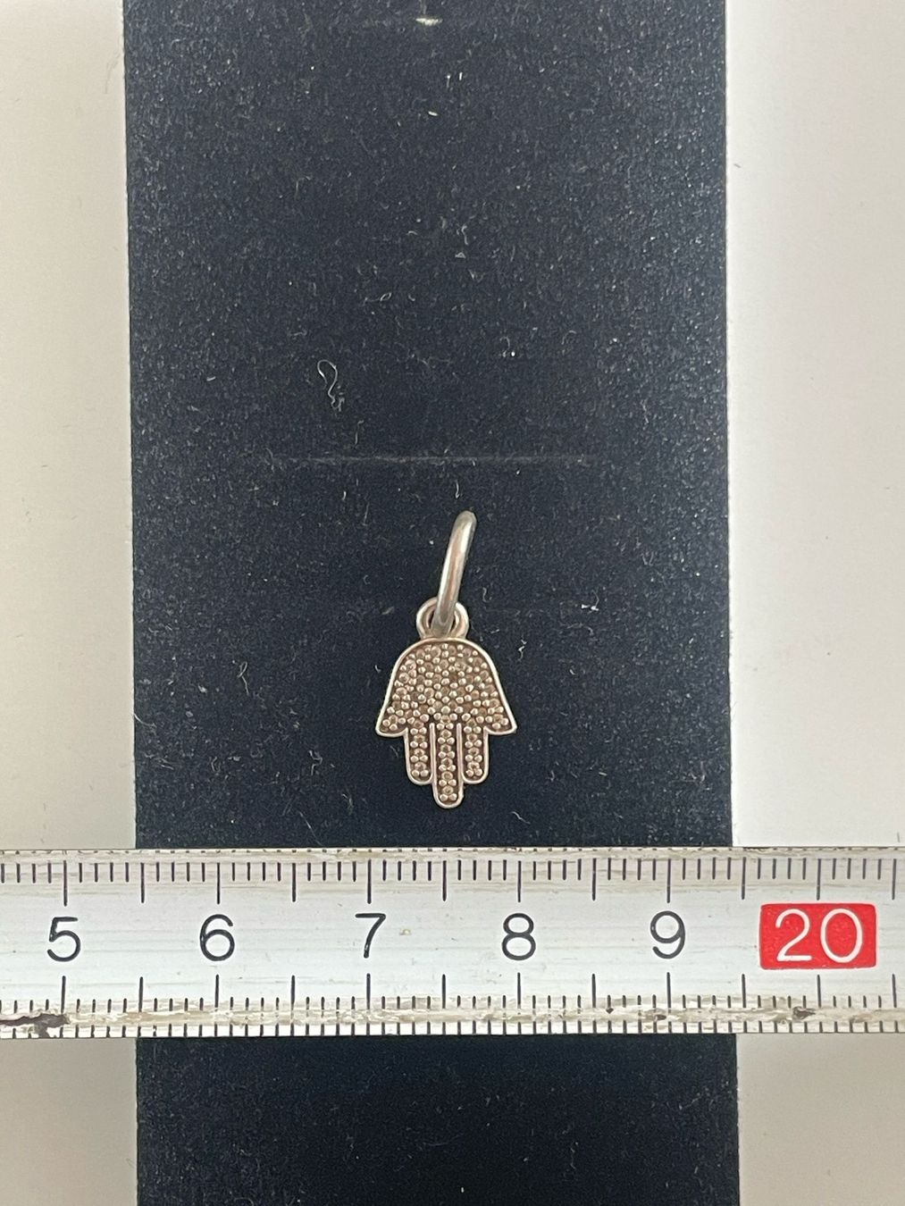 Ciondoli: Hand der Fatima Hamsa – Usato da Rorschach venduto da 669802