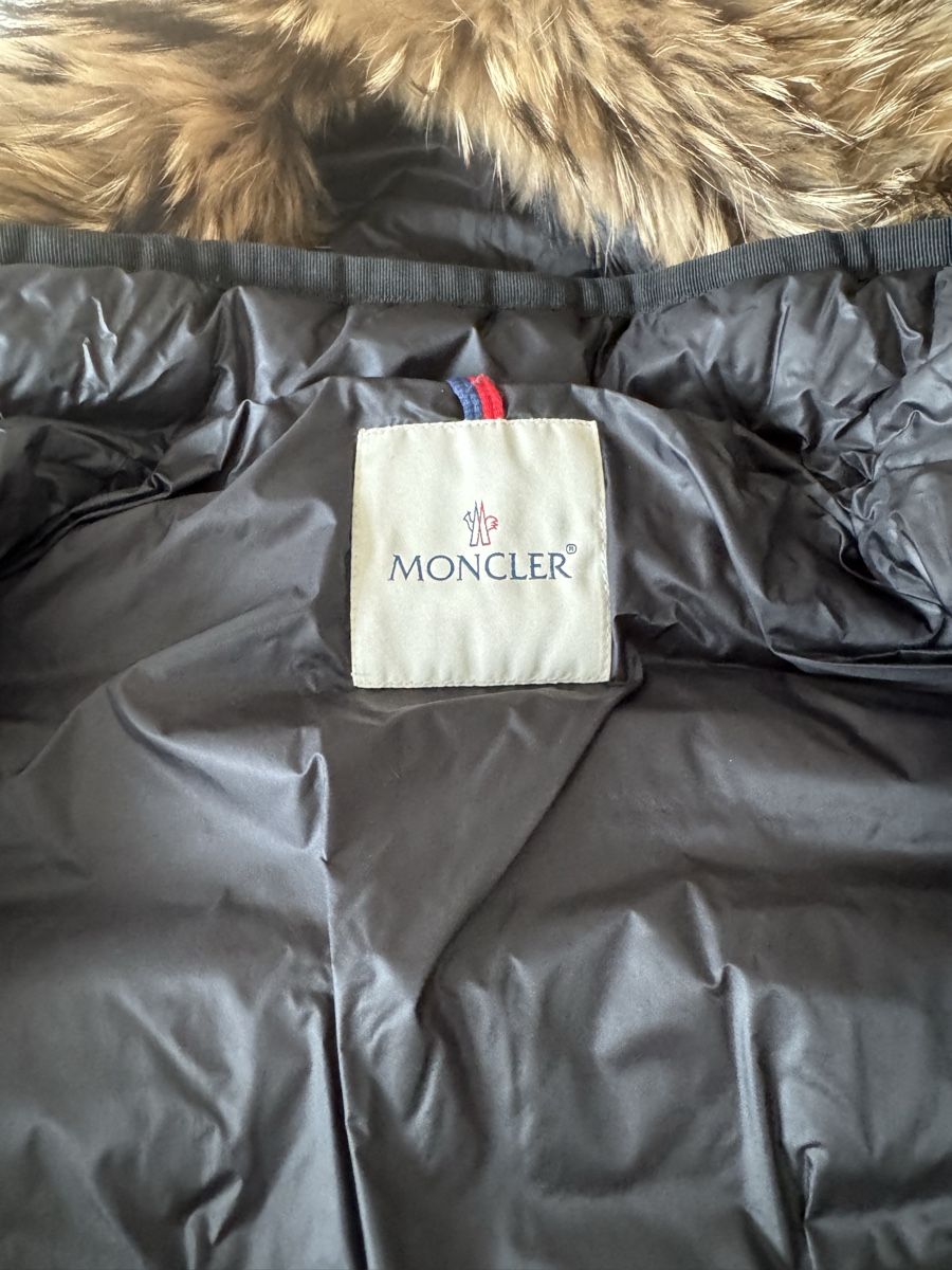 Moncler Mäntel: Monclair Daunenmantel mit Fellkragen – Gebraucht aus stachen von Esther09 6