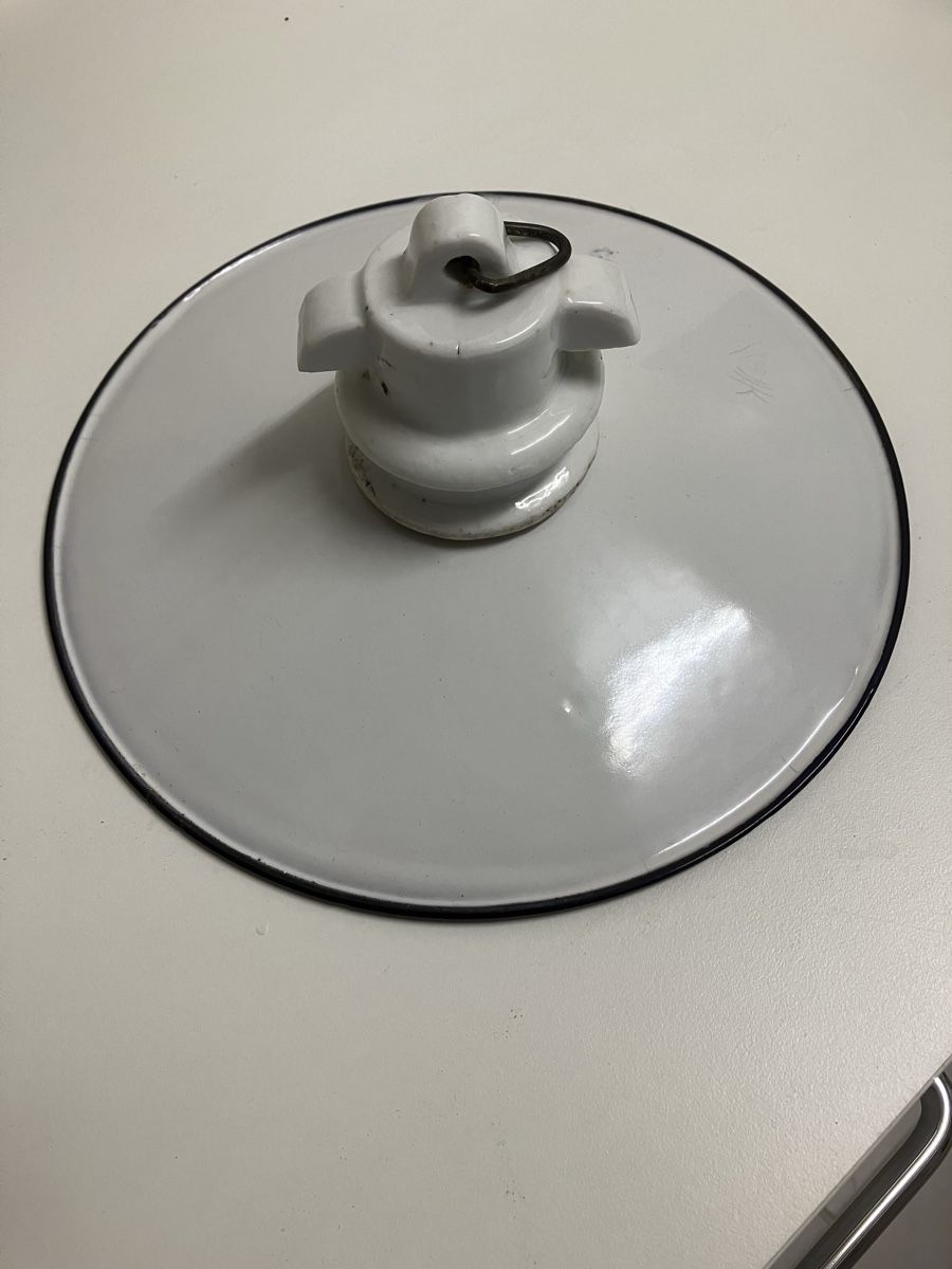 Lampadari & plafoniere: Antiker Lampe Emaille weiss – Usato da Gossau SG venduto da skalar01