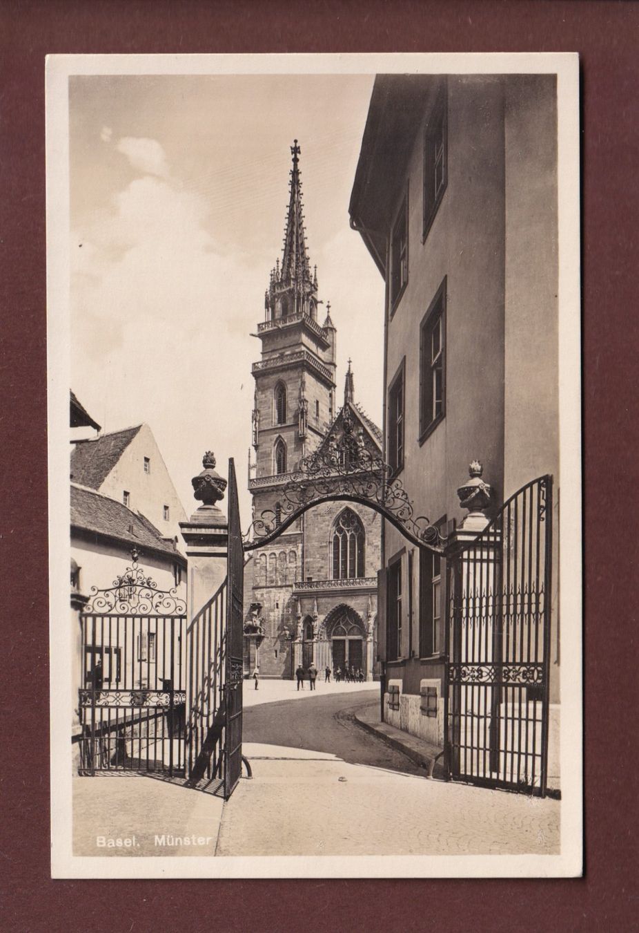 Cartoline postali: BASEL - Münster – Usato da Pully venduto da nicecards