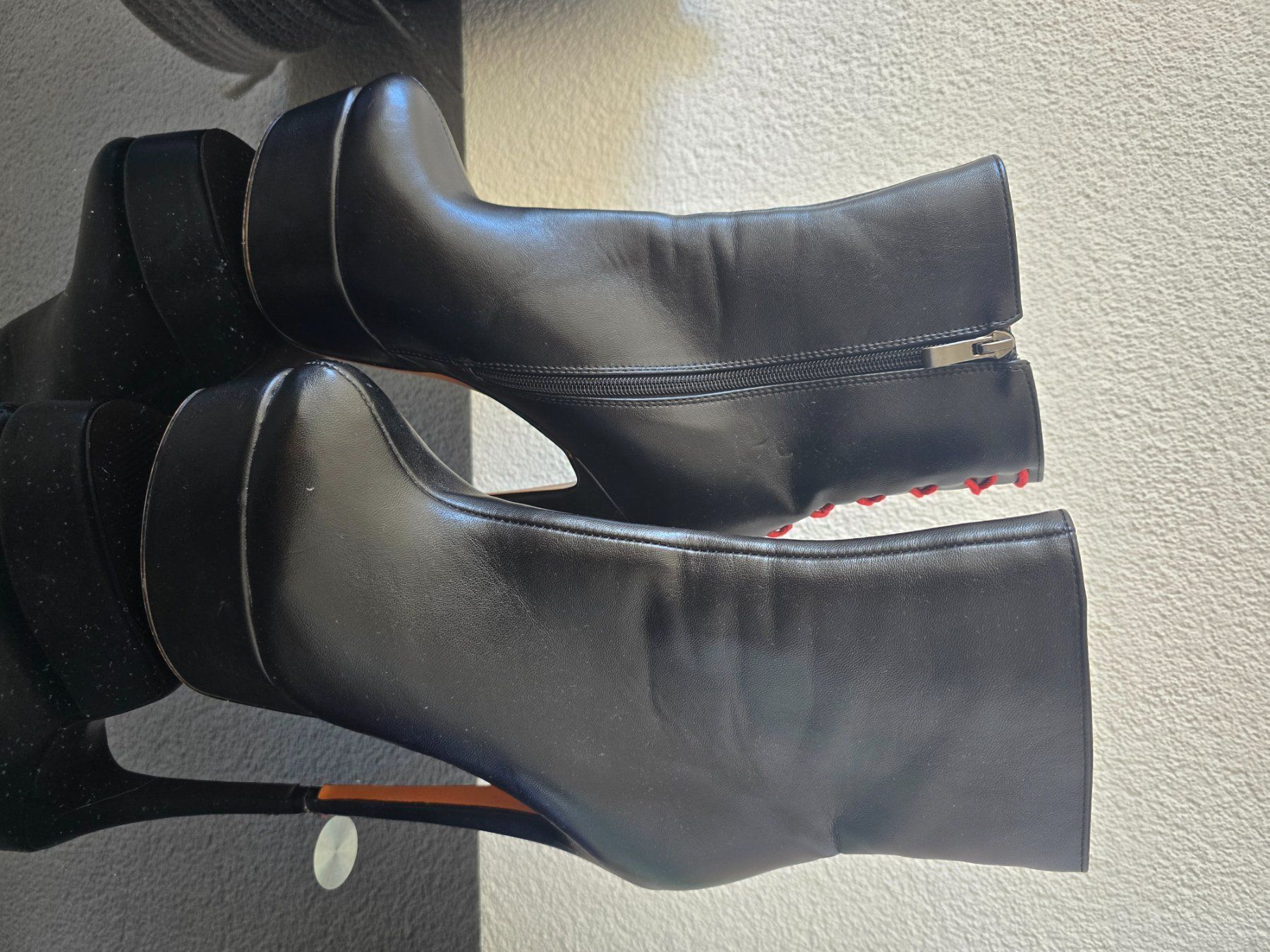 Scarpe da donna: Schwarze Leder Stiefeletten, Gr. 39 – Usato da Niedergösgen venduto da and_zvh2 1