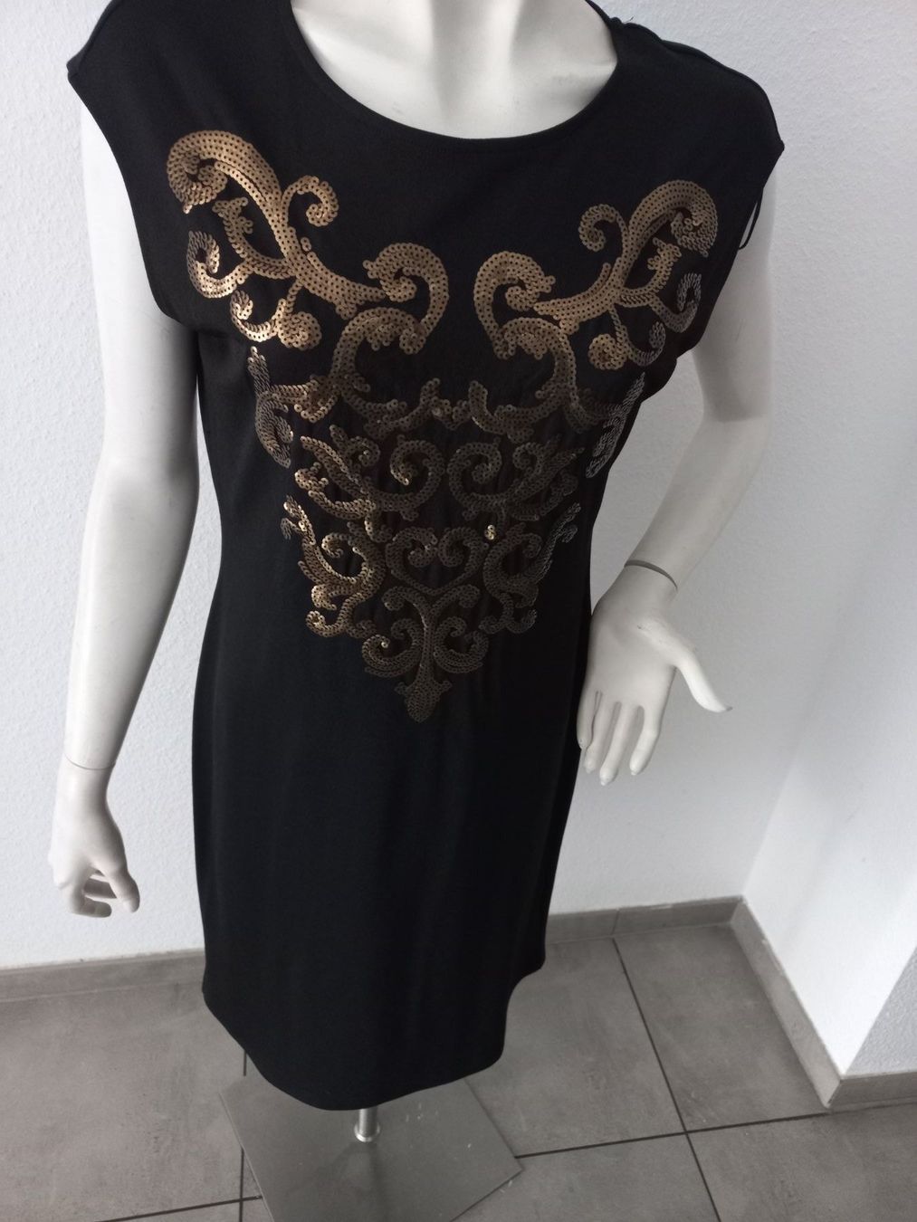 Kleider: Kleid – Neu und originalverpackt aus Basel von zaa_7ft5 4