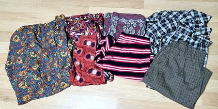 Kleiderpaket 6 Teile gemustert Gr. S/M ab 1.--