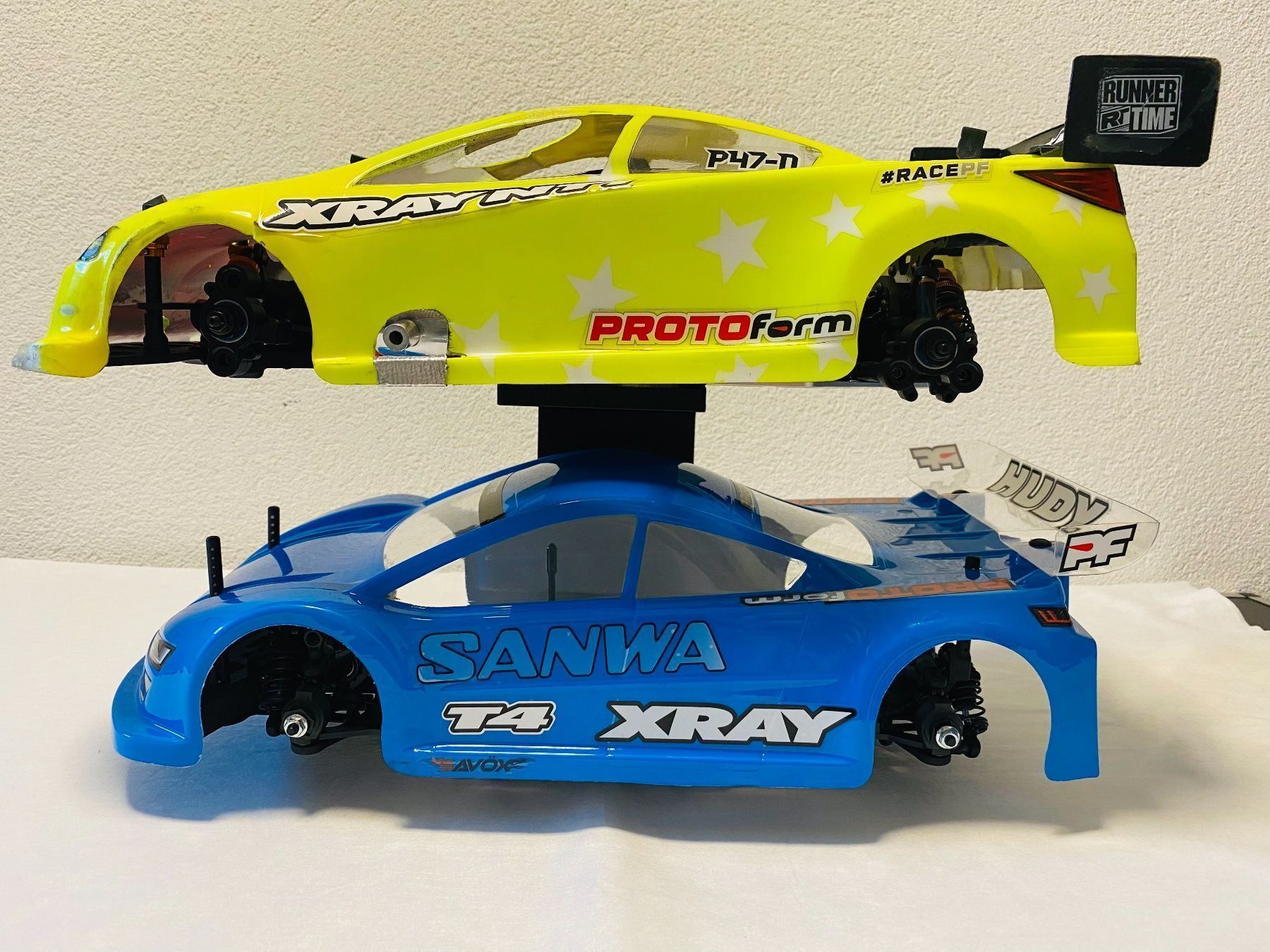 RC Kits de montage: SUPPORT POUR DEUX VOITURES 1/10 ON-ROAD – Neuf (Voir description) à Yverdon-les-Bains par Fijo-rc 1