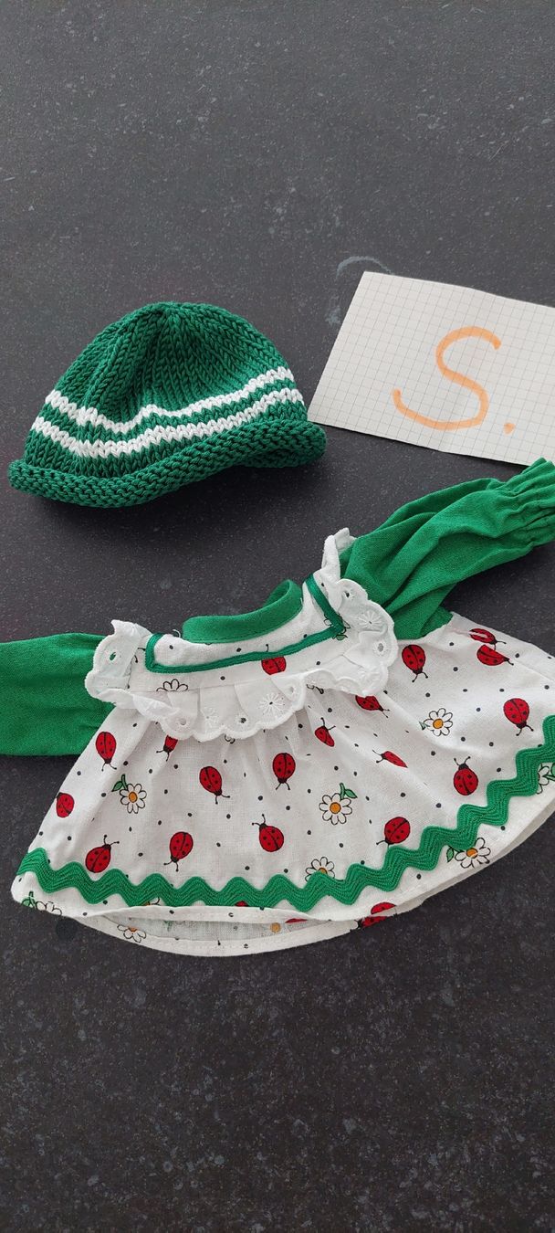 Poupées: Puppenkleid  – D'occasion à Muri AG par nindo1
