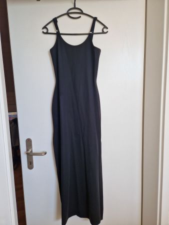 Figurbetontes schwarzes Kleid