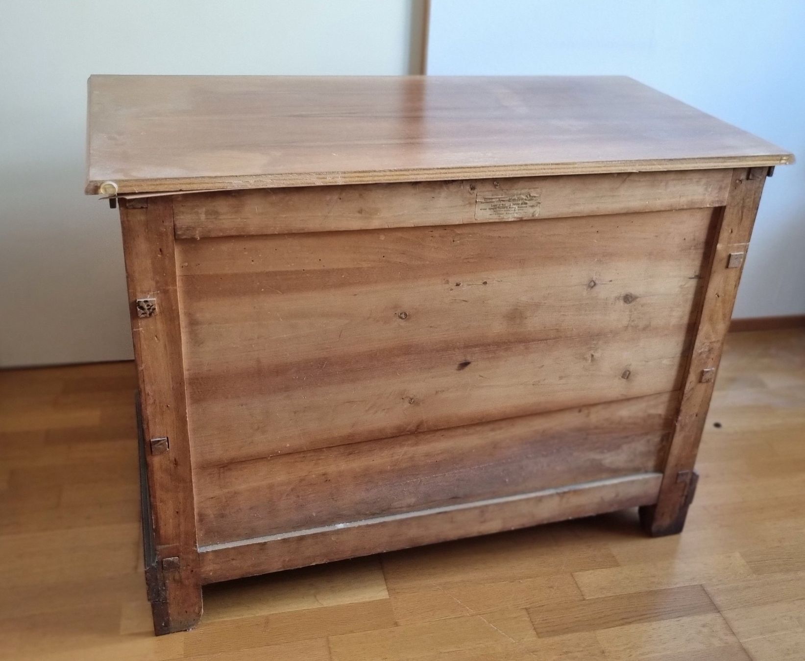 Cassettiere: Holzkommode mit vier Schubladen – Usato da Zürich venduto da gro_95qj 2
