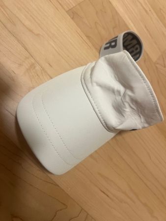 Under Armour Sonnenblende Weiss guter Zustand unisex