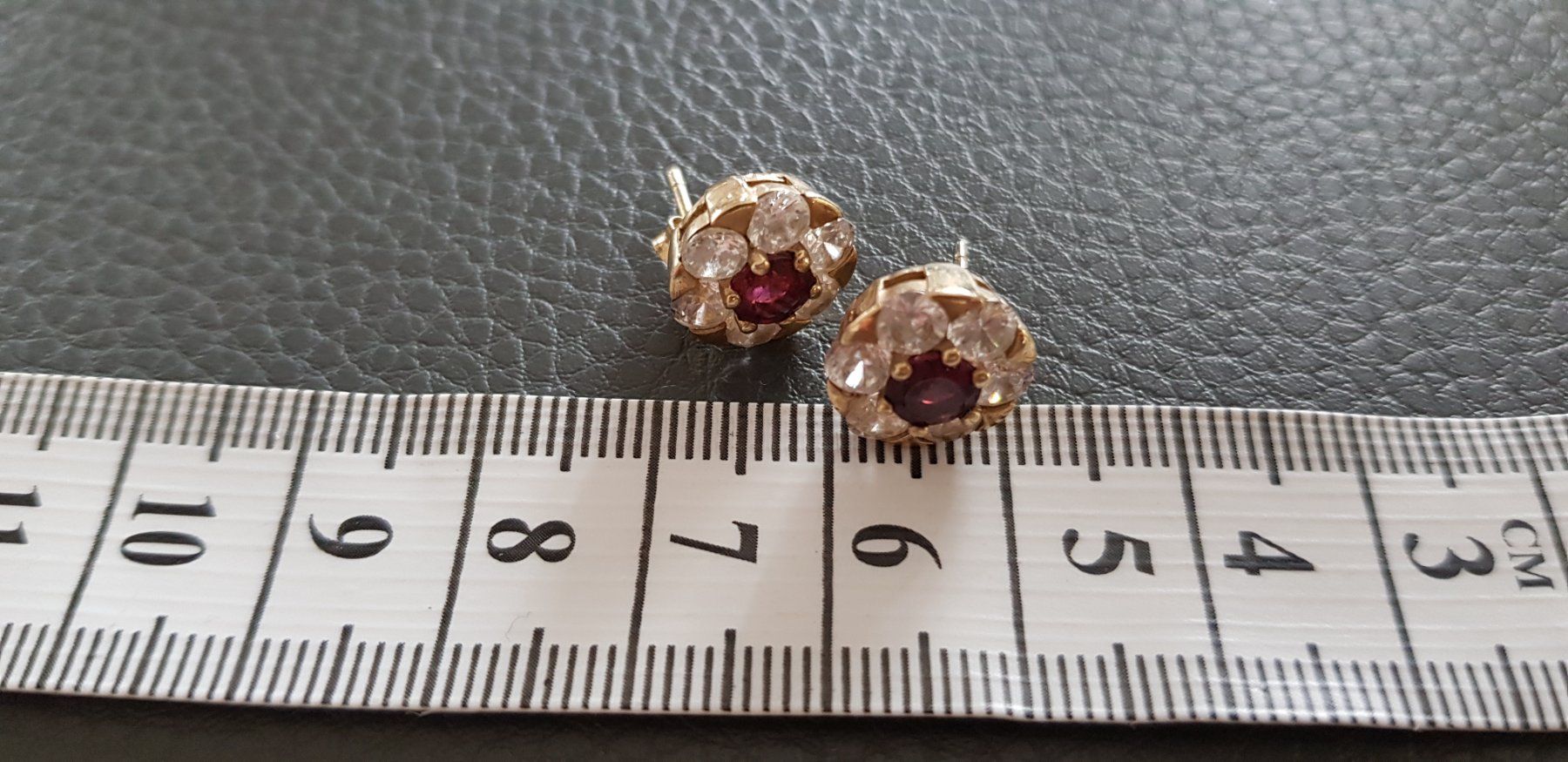 Orecchini pendenti & Orecchini a lobo: Blumen Ohrstecker granat – Usato da Eichberg venduto da Land-Ei 1