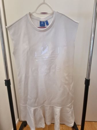 Robe Adidas blanche été sport M féminine casual chic stylée