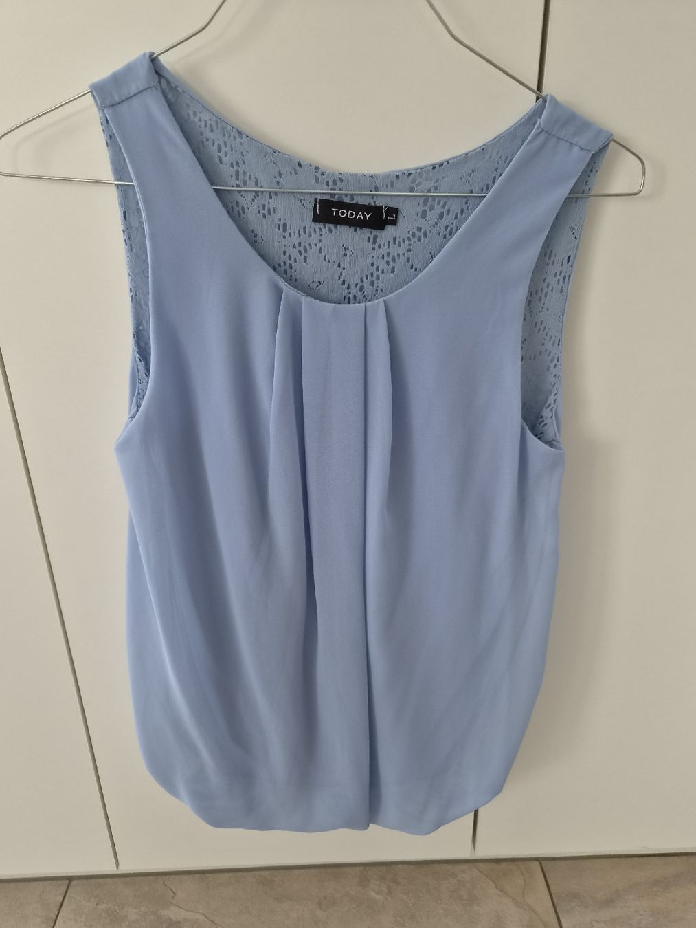 Camicette: Bluse mit Spitze am Rücken, hellblau Gr. L / Today – Usato da Niederrohrdorf venduto da Miripfiri