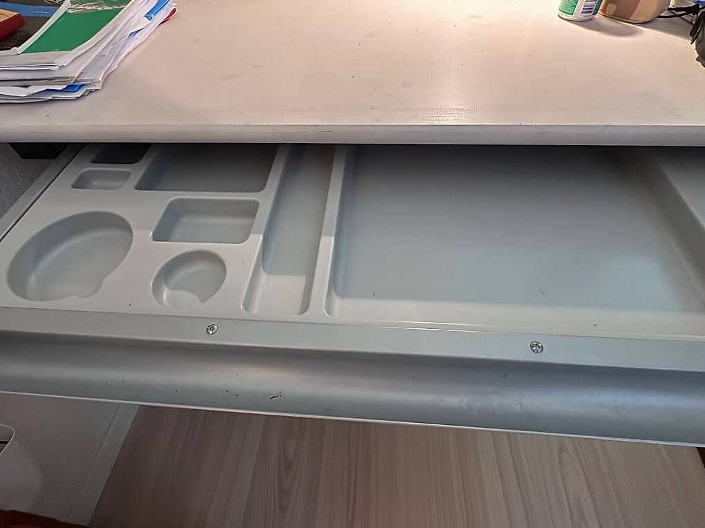 Schreibtische: Jugendschreibtisch – Gebraucht aus Münchenbuchsee von carrodano 3