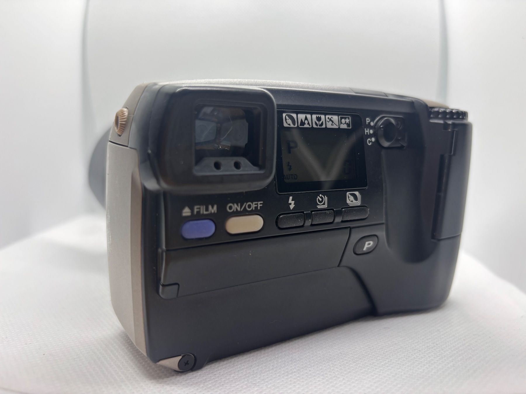 Minolta Fotocamera: Minolta Vectis S-100 APS Spiegelreflexkamera mit Objektiv – Usato da St-Ursanne venduto da tui_x5vz 7