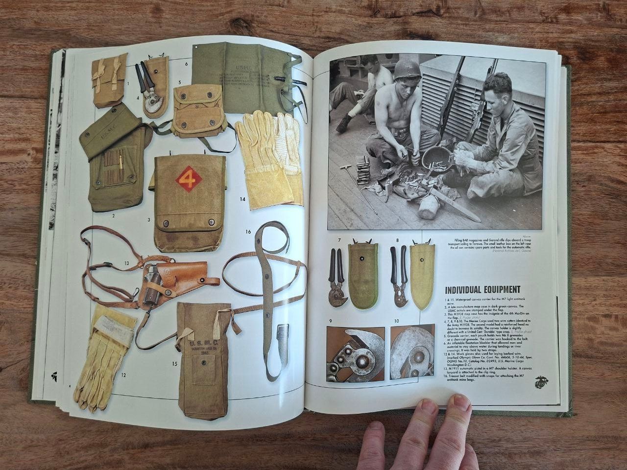 Libri: Buch USMC Uniforms & Equipment 1941 - 45 – Usato da Männedorf venduto da 12_Angry_Doughnuts 4