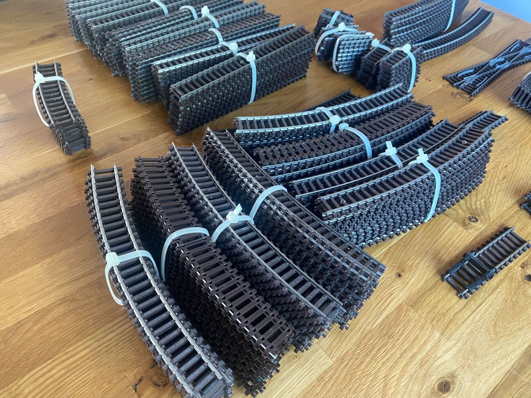 Kleinbahn Modellini di ferrovie: Kleinbahn H0-Gleise – Usato da Unterengstringen venduto da taraxacum23 2