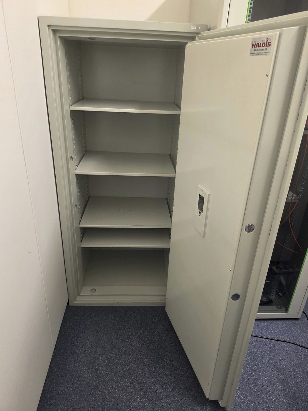 Casseforti: Tresorschrank – Usato da Rotkreuz venduto da pic_sq5j 1