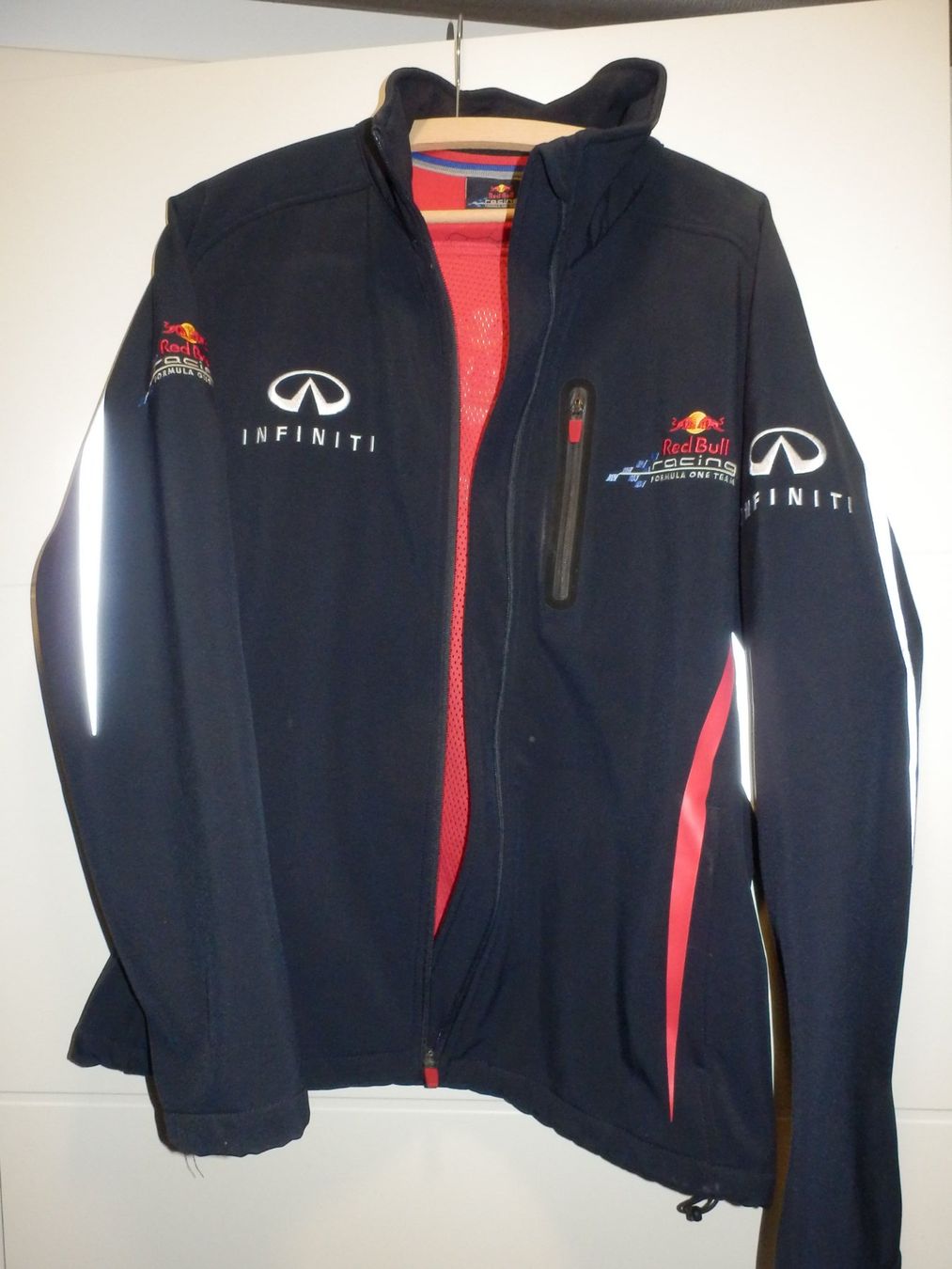 Red Bull Giacche: Softshell Redbul F1 avec divers logos taille M neuve – Nuovo (secondo la descrizione) da Apples venduto da Photec18 3