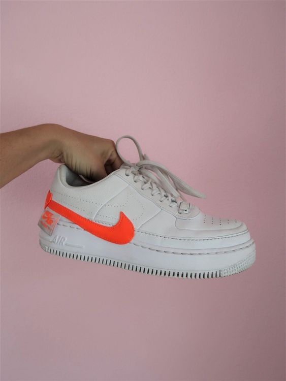 Nike air force 2025 1 neon orange swoosh