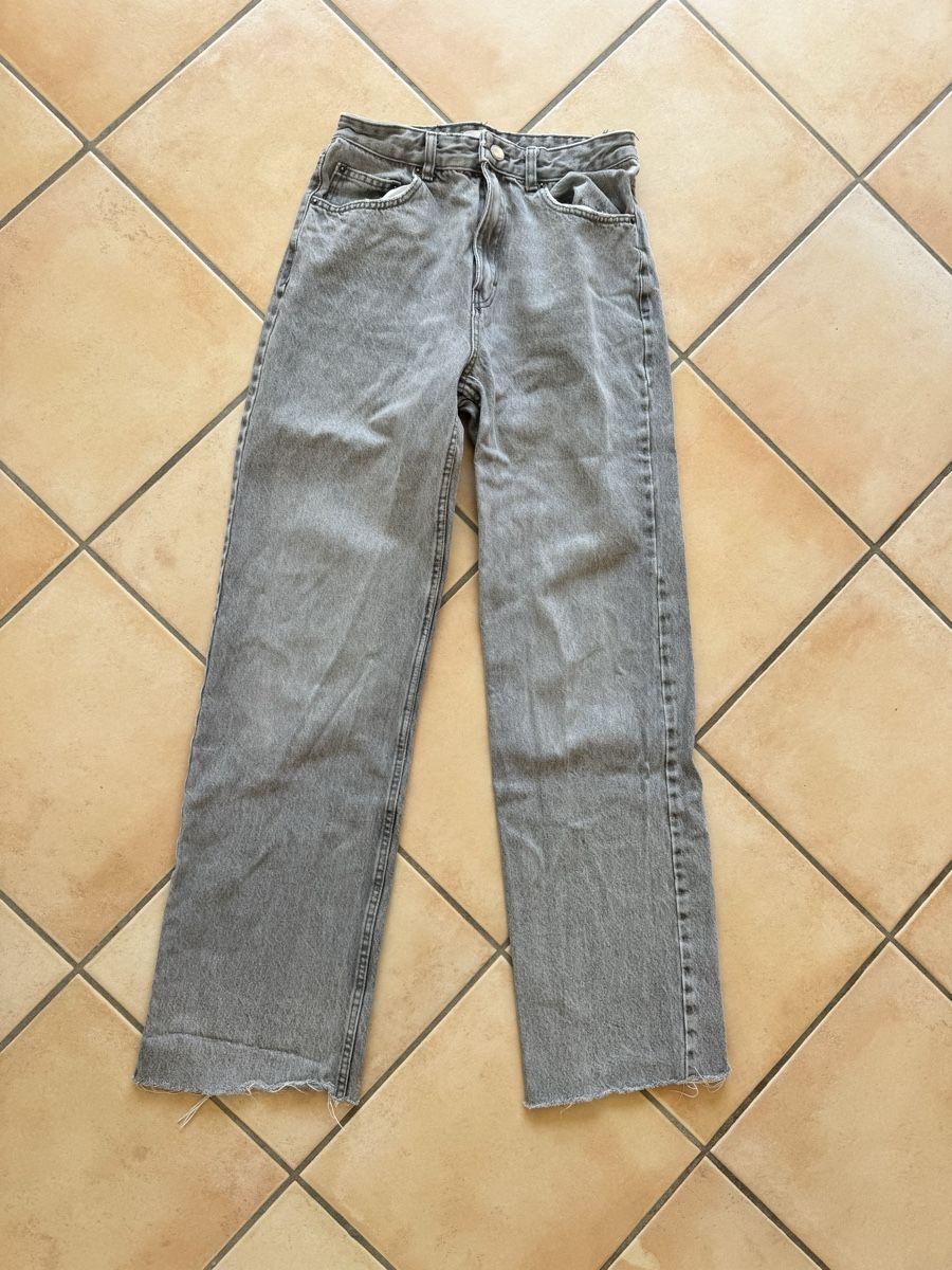 Pull&Bear Jeans: jeans droit gris pull & bear  – Usato da Lonay venduto da nei_79jc