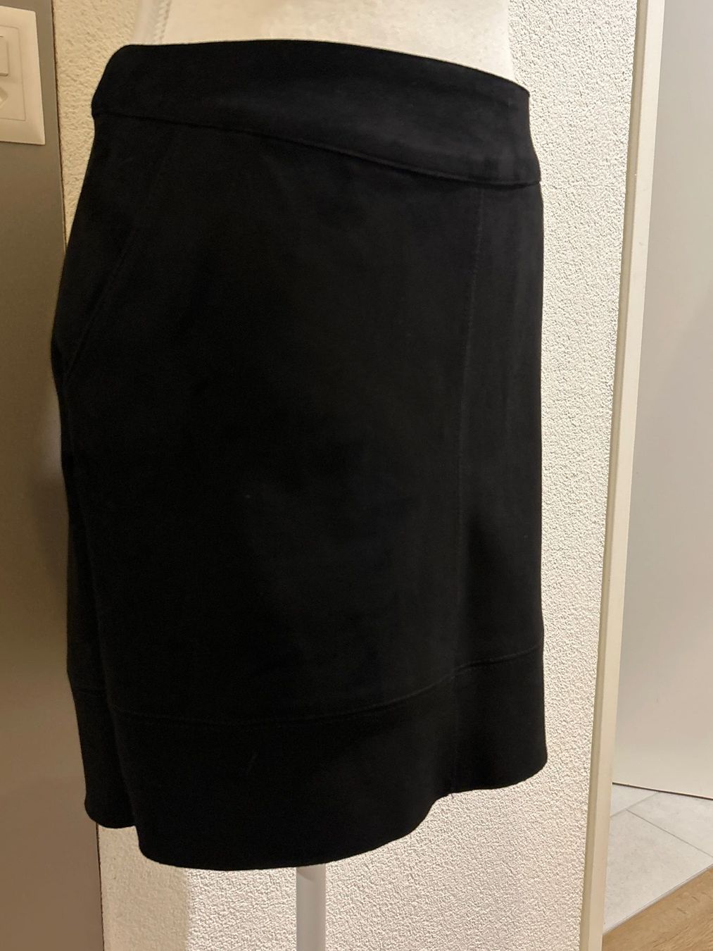 Only Gonne: Jupe schwarz von Only Gr. 42 – Usato da Brunnen venduto da Nala2929 1